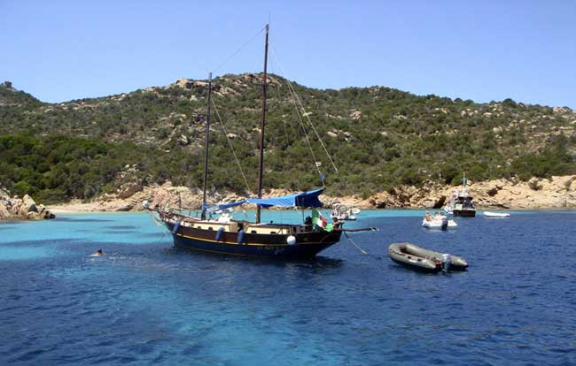 Excursión en velero  Costa Esmeralda y Maddalena