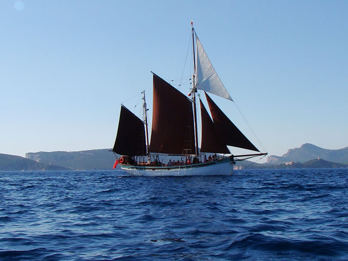 Excursión en velero desde Alghero