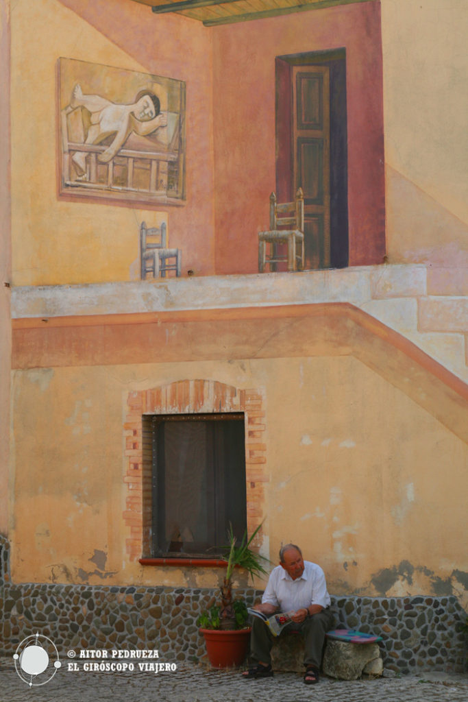 Casas decoradas con murales en San Sperate