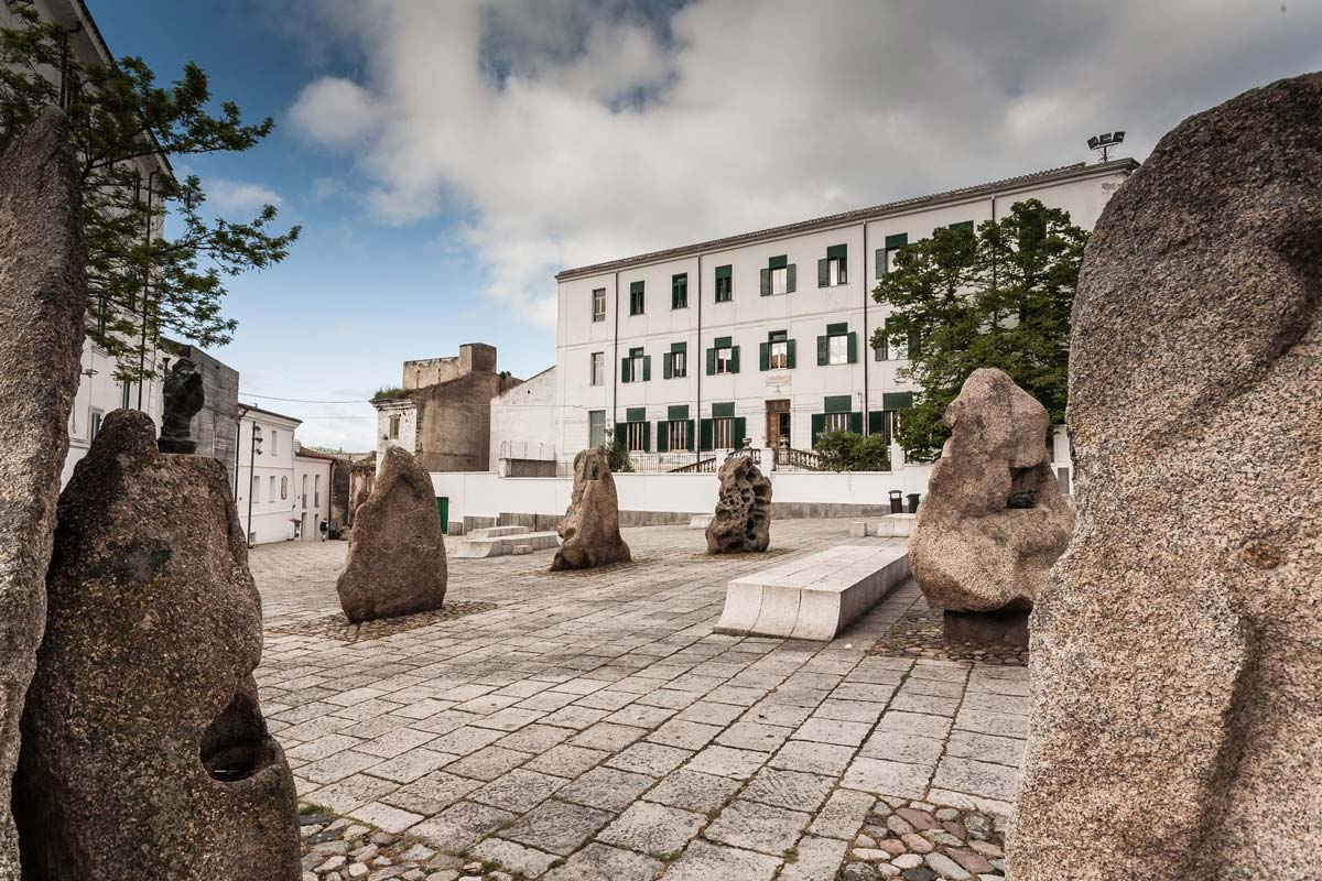 Piazza del Poeta en Nuoro